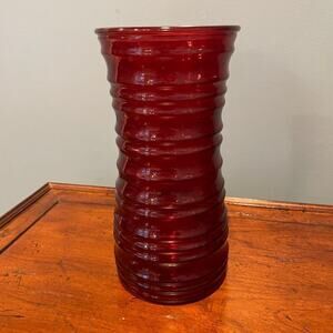 Gorgeous red glass vase flowers bouquet roses
